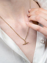 Load image into Gallery viewer, Toggle Necklace - Amelia