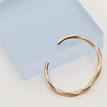 Load image into Gallery viewer, Cuff Bracelet - Poesia