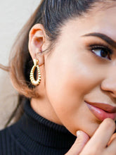 Load image into Gallery viewer, Door Knocker Earrings - Nikki

