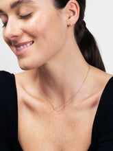 Load image into Gallery viewer, V-Necklace - Vida
